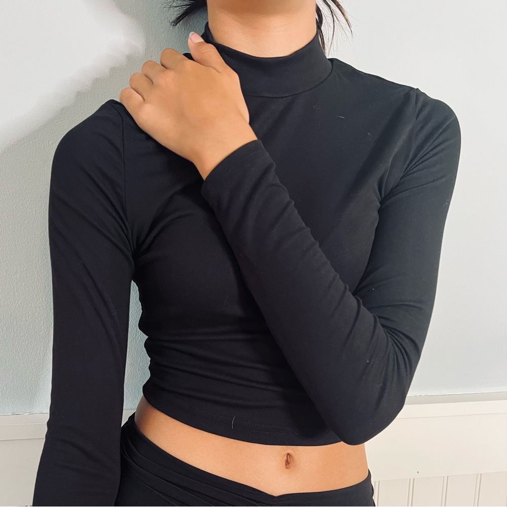 Mock Neck Crop Top - S